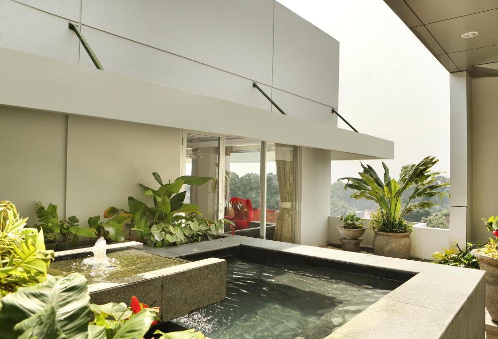 Patra Bandung Hotel Exterior photo